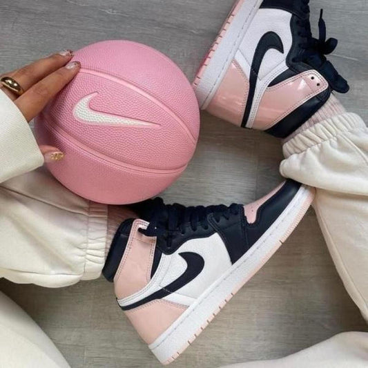 Nike Air Jordan Retro 1 "Bubble Gum"