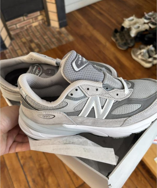 New Balance 990