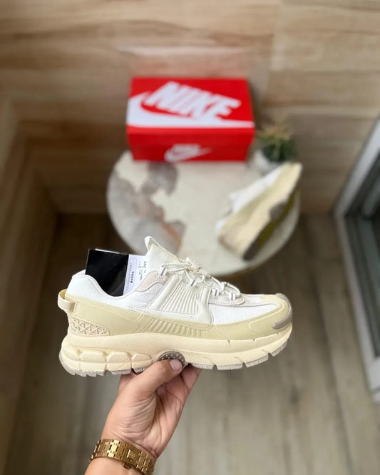 Nike Zoom Vomero Roam