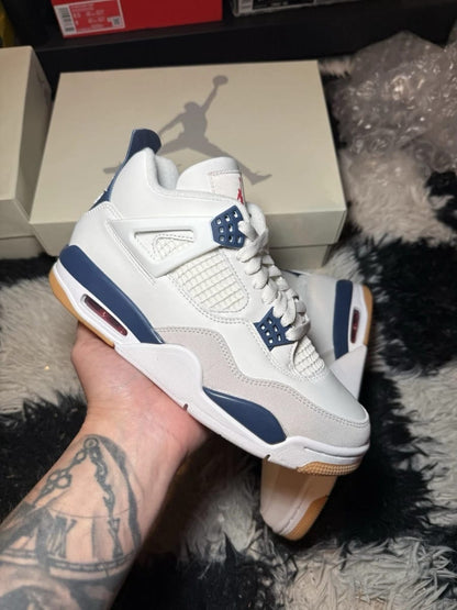 Nike SB x Air Jordan 4 Retro SP "Navy"