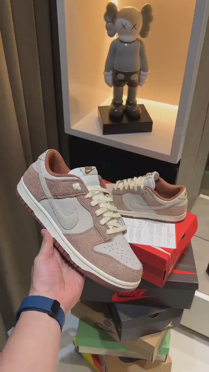 Nike Dunk Low “Medium Curry”